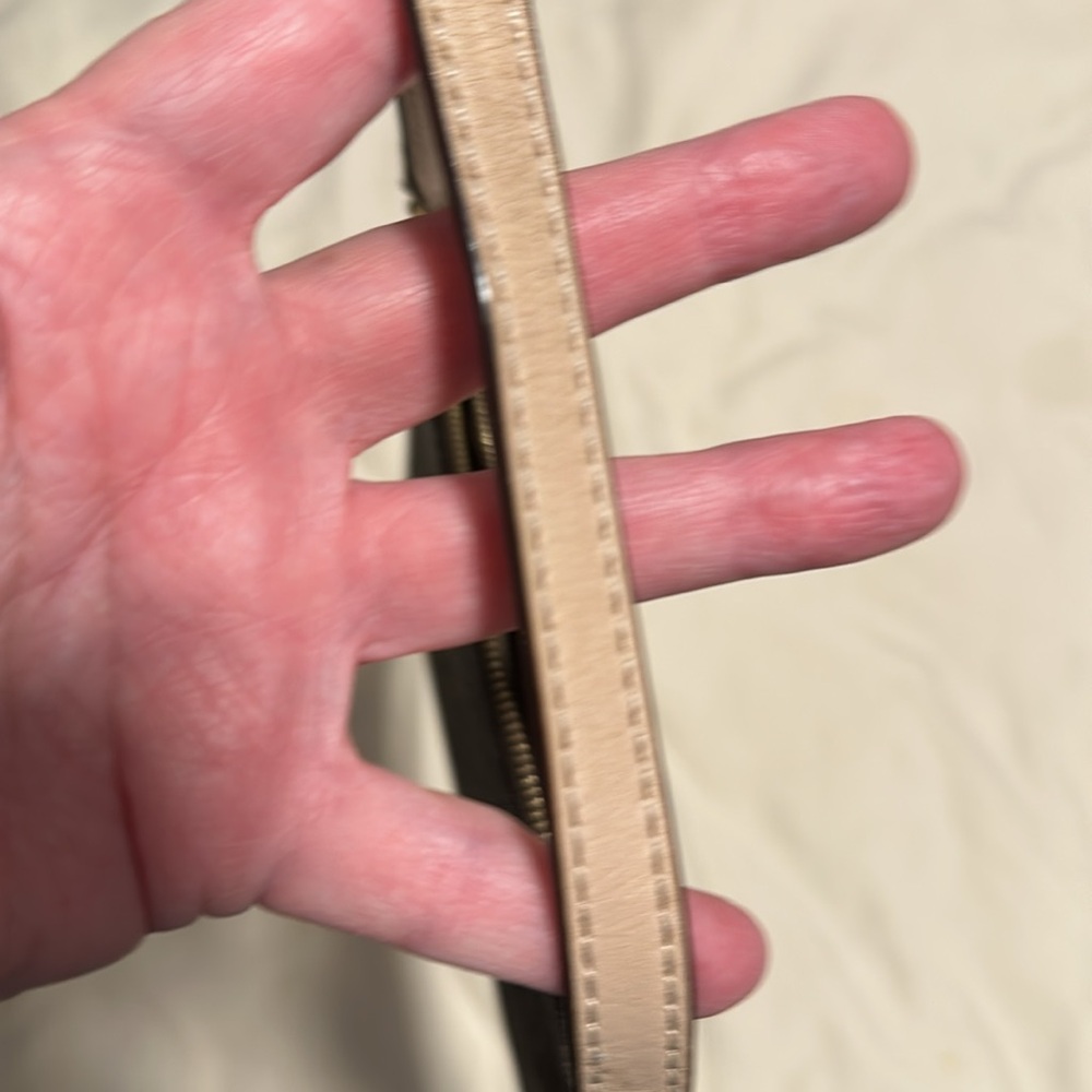 Micheal Kors Wristlet! - Picture 5 of 7
